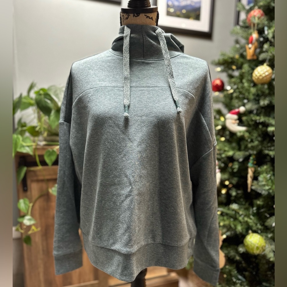 Calia by Carrie Underwood light sweatshirt, size XS.